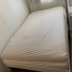 （受渡予定者様決定）IKEA セミダブルベッド 一式（フレーム、...