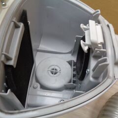 東芝 　TOSHIBA  クリーナー　パック式掃除機　520W　4.3㎏　VC-PY6E　コンパクトクリーナー　2009年製の画像