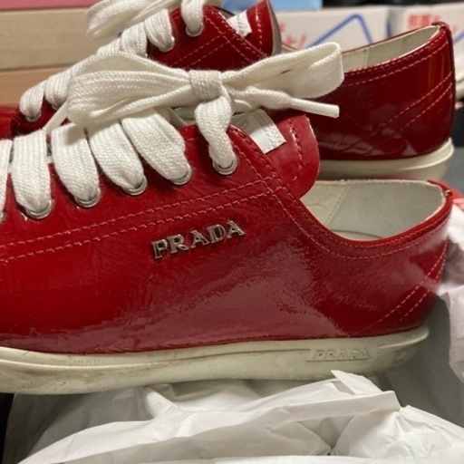 PRADA エナメルスニーカー　23.5くらい