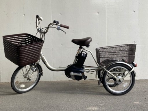 Panasonic 電動アシスト三輪自転車　ビビライフ　BE-EMR833