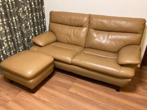 オットマンチェア付きの快適で丈夫なレザーソファ（板橋区）