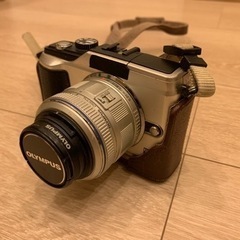 ミラーレス一眼 OLYMPUS PEN/E-PL-2 