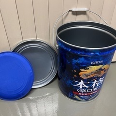 ペール缶スツール収納の画像