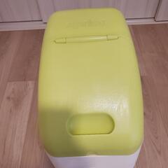 オムツ用ゴミ箱　Aprica