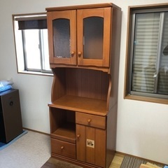 キッチン収納キャビネット
