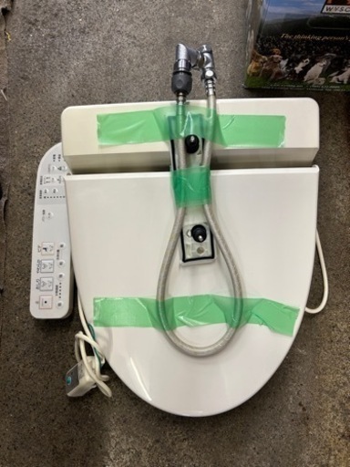 万代店　メ　ヤ【中古】TOTO 電気温水便座 ウォシュレット・シャワー