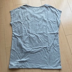 【新品】UNIQLOムーミンシャツMサイズの画像