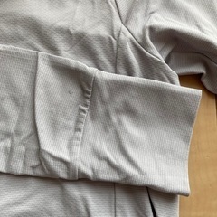 【中古】UNIQLO薄手パーカーM 美品の画像