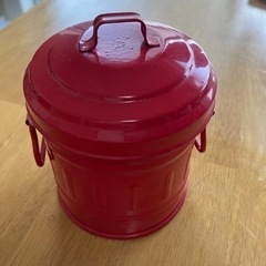 ダルトン　赤い缶