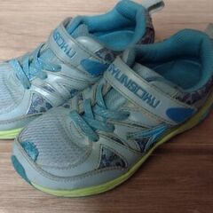 瞬足19.0cm　水色の画像