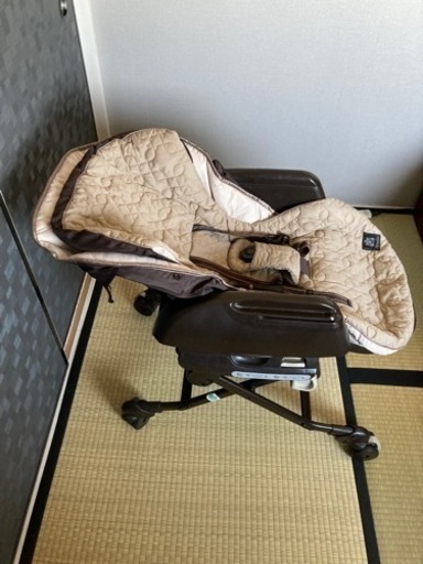 コンビ　ハイローチェア　ネムリラ　オートスイング