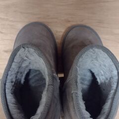 ユニクロ　ボアブーツ　サイズＳ（22cm）の画像