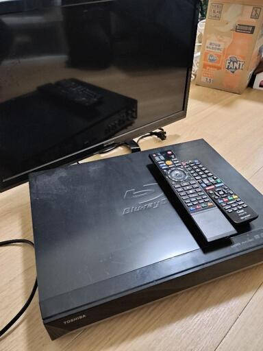 シャープ24型　東芝HDDセットです。