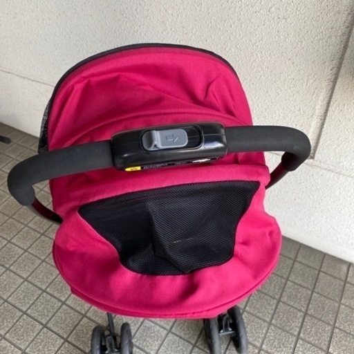 ベビーカー　西松屋
