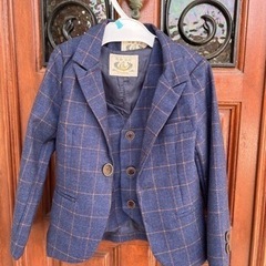 【ほぼ新品状態】子どもスーツ　※2着セット