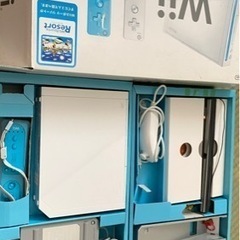（決めました）Wii 本体  一式 箱付き ウィー ゲーム リモコン✕2 ソフト4本の画像