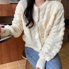 ニットの画像