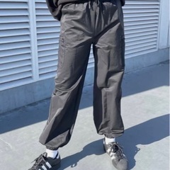 ナイロンパンツ