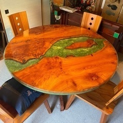 綾町で購入 レジンテーブル 椅子付き