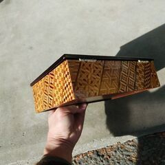 寄せ木細工の小物入れの画像