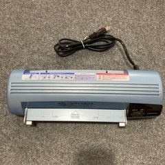 ラミネーター A4サイズまで対応可能
