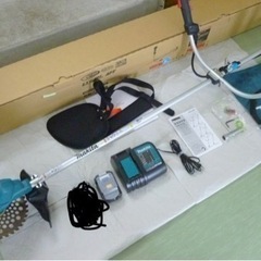 マキタ/Makita 18V充電式草刈機 MUR190SDバッテ...