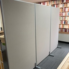パーテーション　3台