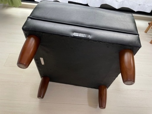 カリモク60 オットマン ブラック