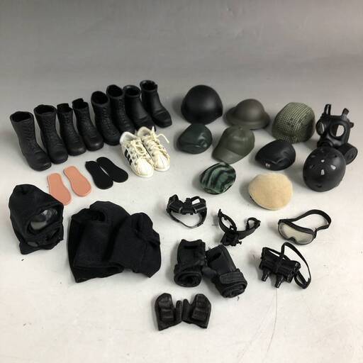 UT3/52　ビンテージ　GIジョー/ドラゴンモデルズ/21st CENTURY TOYS等 ミリタリー パーツまとめて27点（ヘルメット/靴/グローブ/マスク）
