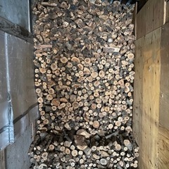 リンゴ　薪　残り軽トラ1台分の画像