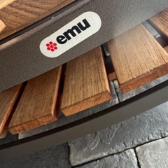 エミュー　emu 椅子　二脚の画像