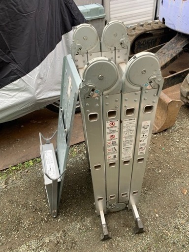 脚立 ステップエイト 足場　洗車に便利