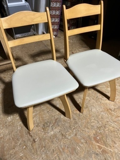 市内配送無料！ ニトリ インテール2  ダイニングセット 4人掛けサイズテーブル 椅子2脚 レザー張り回転チェア