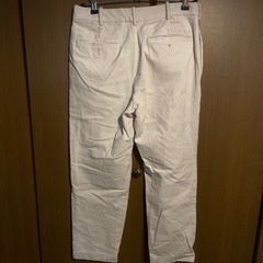 ユニクロ 白のコーデュロイパンツ ユニセックスの画像