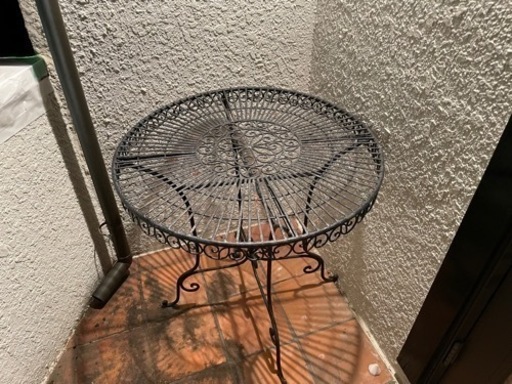 アイアンテーブル　イス　野外
