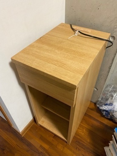 ベッド　サイドテーブル　棚