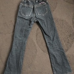 150 ポンポネット　ブラックデニム　ジーパン　長ズボンの画像