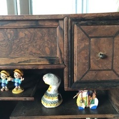 ○昭和レトロ飾り棚の画像