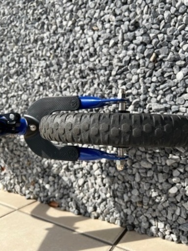 ストライダー　青　12インチ