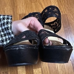 レースサンダルの画像