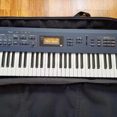 【美品】シンセサイザーKORG N5 ソフトケースつき
