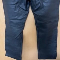 クシタニ レザーパンツ ブラック