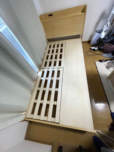 美品★2口コンセント★引き出し付き★木製シングルベッドフレーム