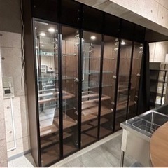 【美品】照明付きガラスショーケース 引き取り限定