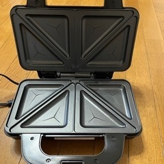 ヨーグルトメーカーとホットサンドメーカーのセットの画像