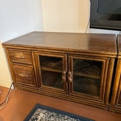 テレビ台　収納