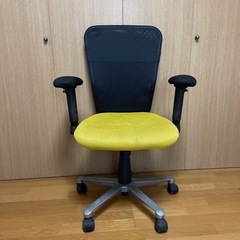 デスクチェア 肘掛け付き
