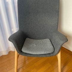 IKEA VEDBO ヴェードボー パーソナルチェア ダークグレーの画像
