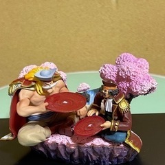 ONE PIECEログボックス 白ひげ&ゴール･D・ロジャー フィギュアの画像