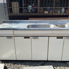 キッチン流し台　ドア